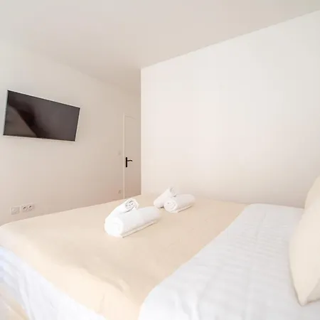 Cia - Temple Charming & Comfy Flat In Marias Apartment